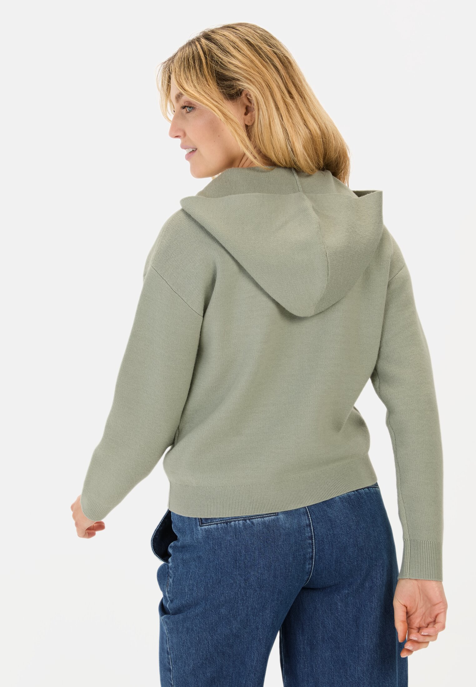 Damen Strickjacke mit Kapuze Eukalyptus getragen hinten