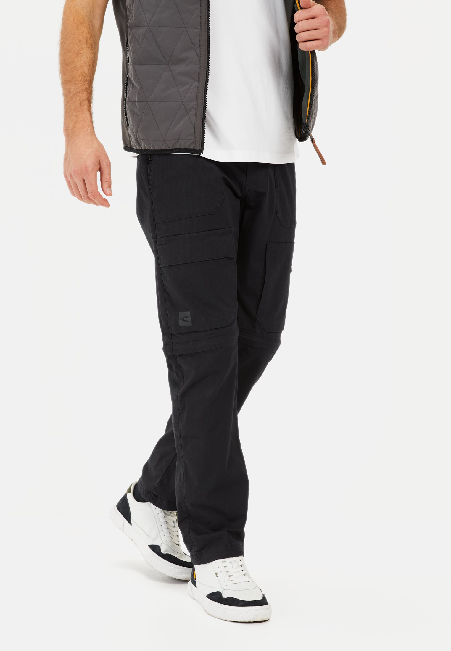 Men Zip-off cargo pants in a relaxed fit Dark Blue worn front