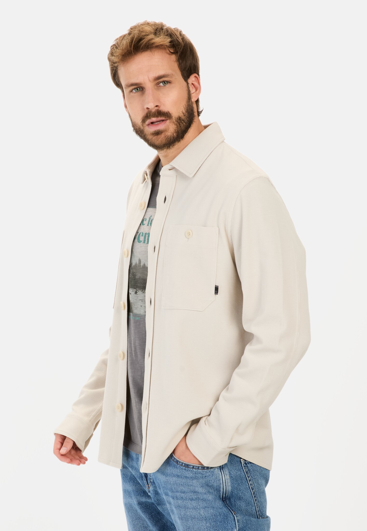 Herren Overshirt aus reiner Baumwolle Beige getragen vorn