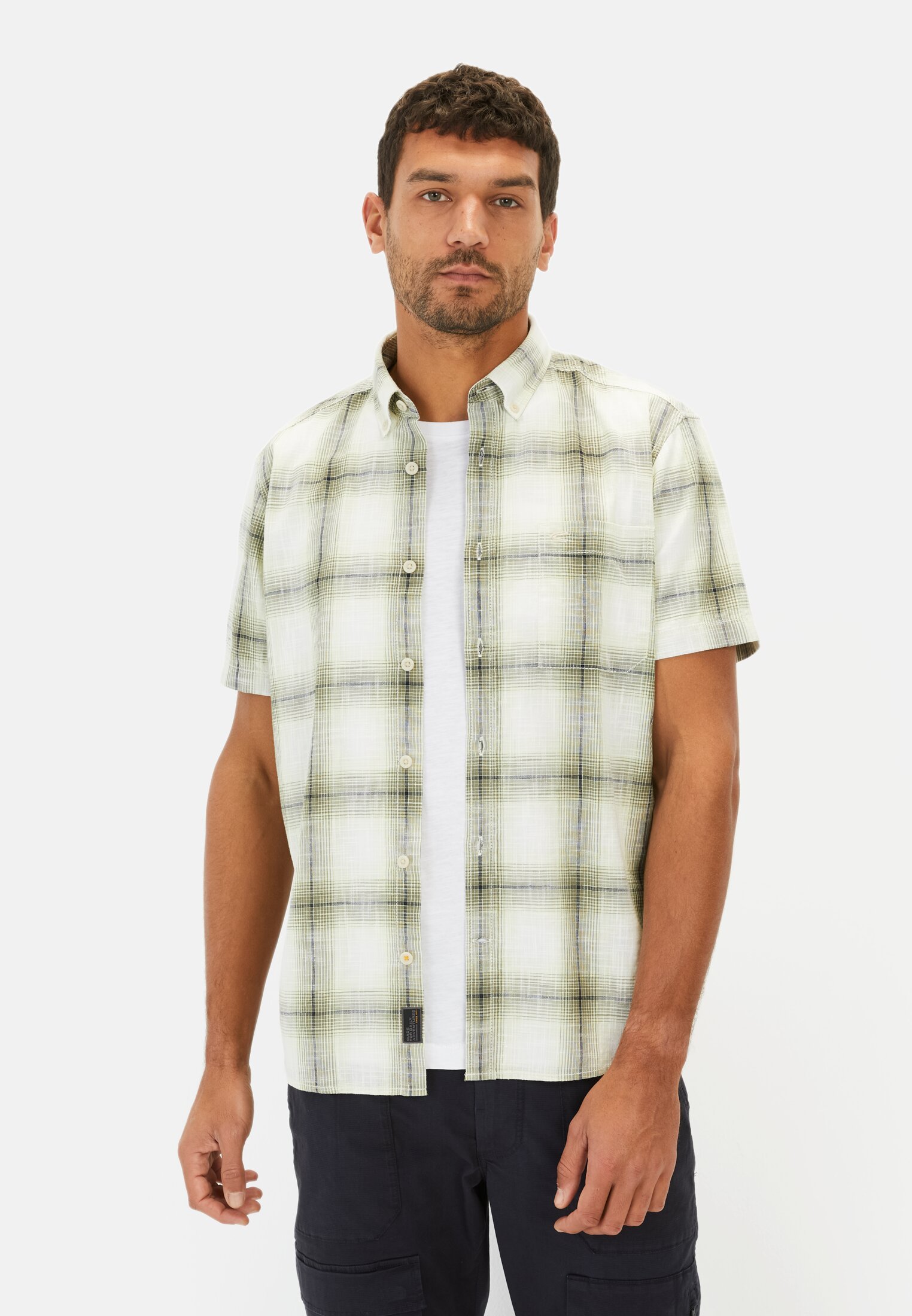 Men Checked short-sleeve shirt made of pure cotton Pale Mint worn front