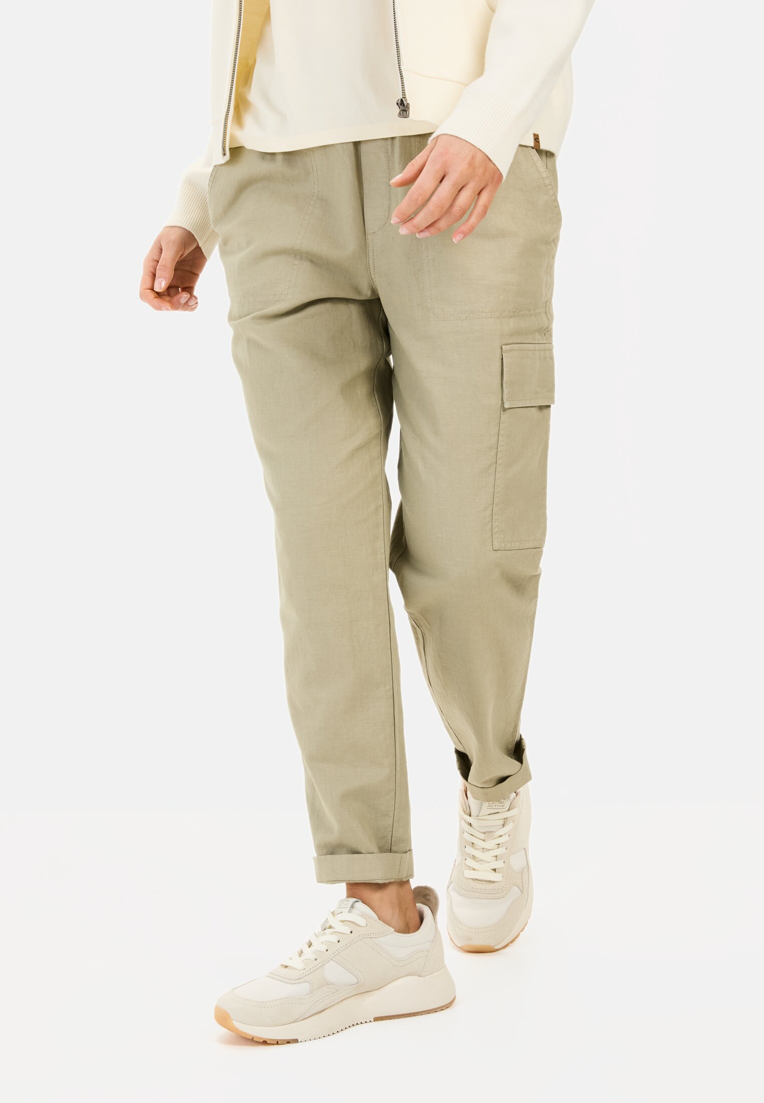 Women Loose fit trousers made from a linen blend Dark Straw worn front