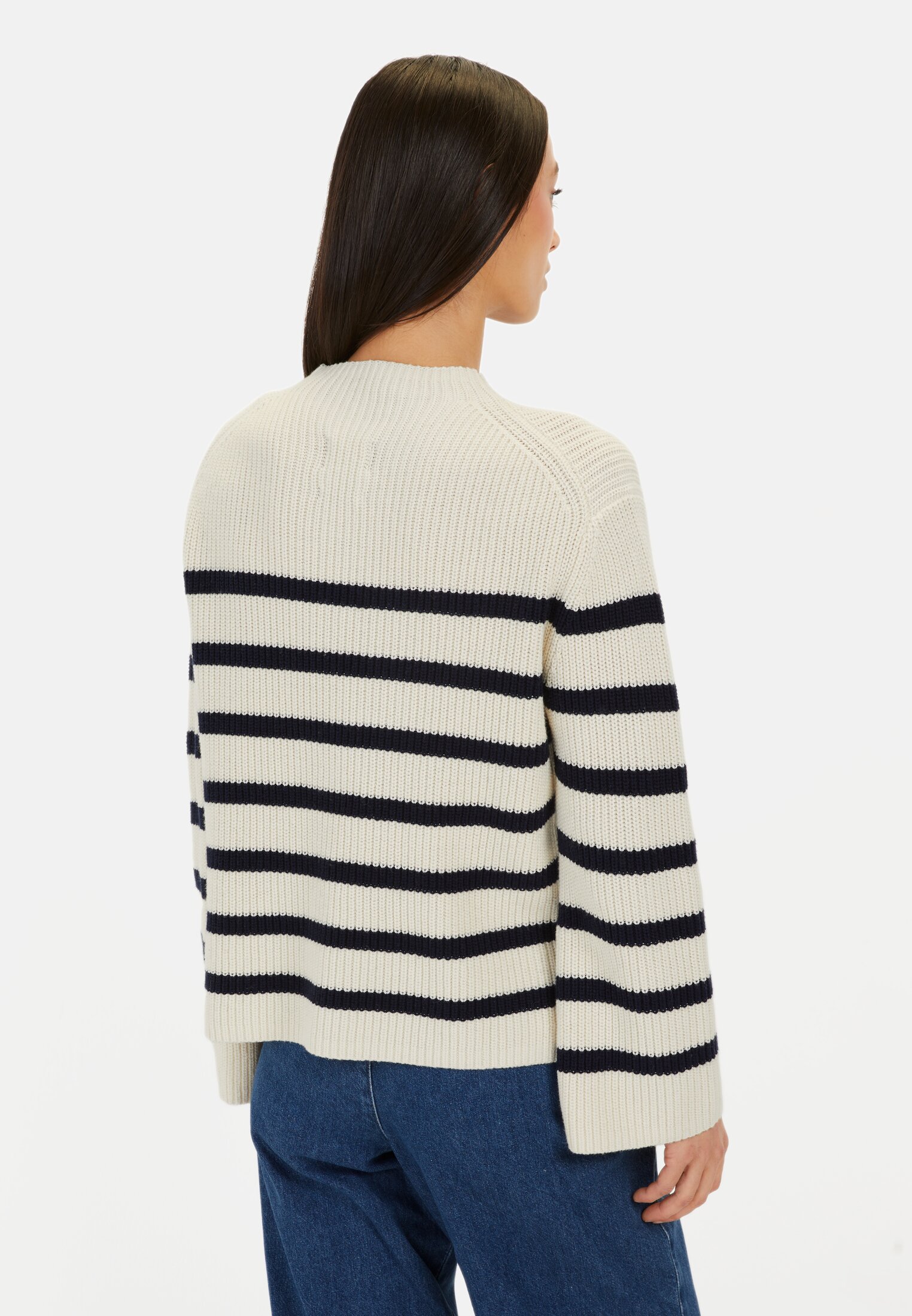 Women Knitted sweater made from a cotton mix White-blue worn back