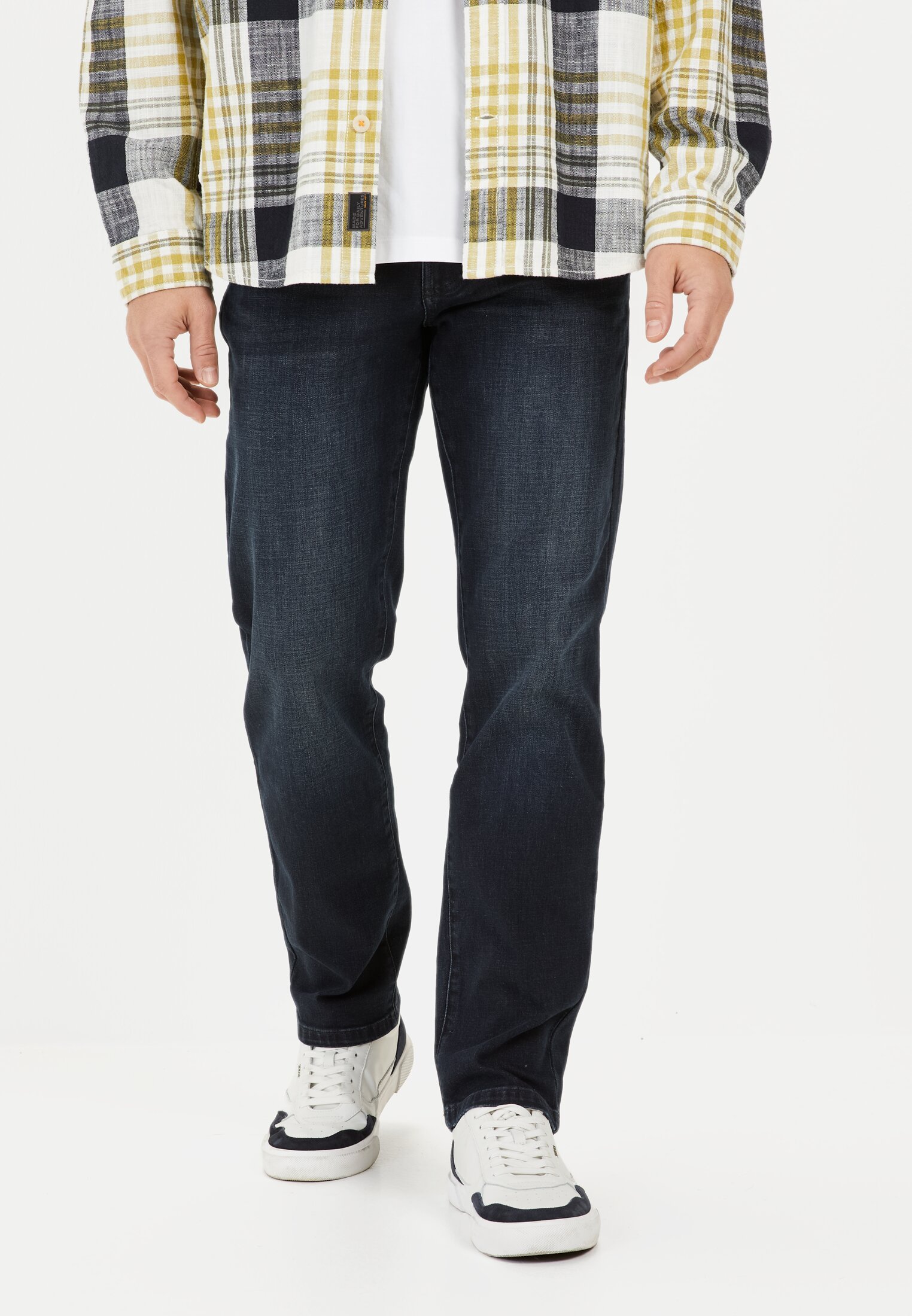 Men 5-Pocket-JeansRelaxed Fit Blue worn front