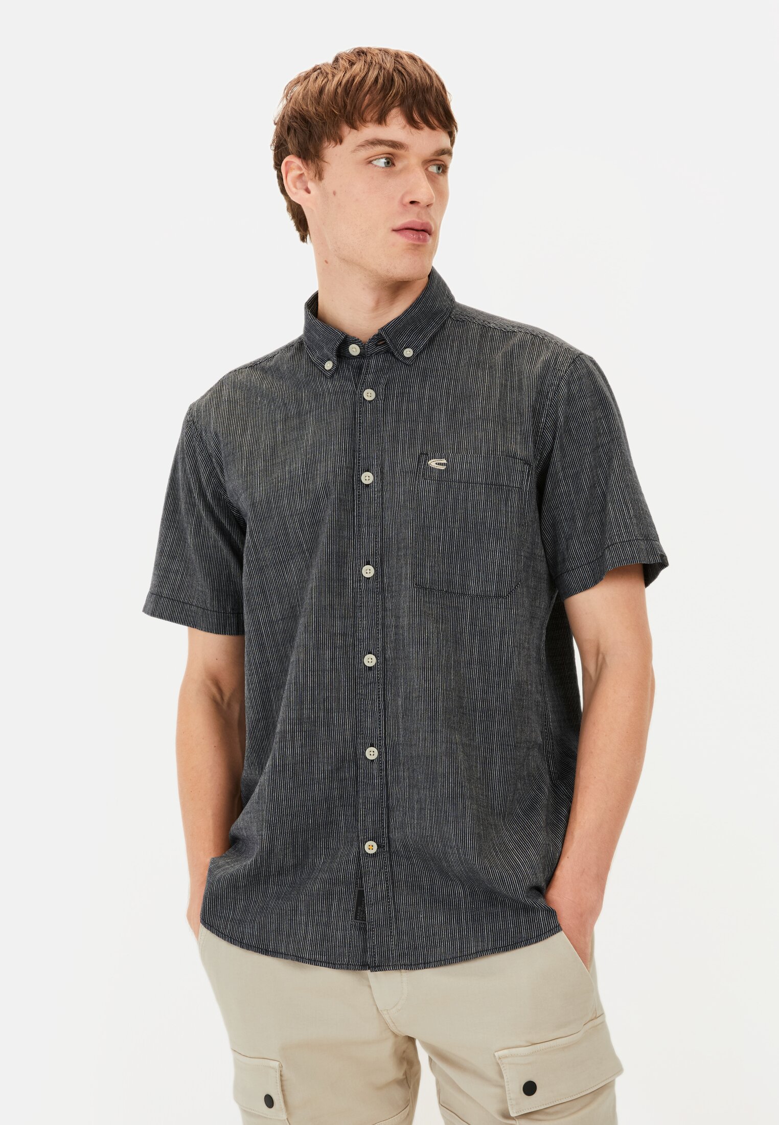 Men Short-sleeved shirt with a textured pattern Dark Navy worn front