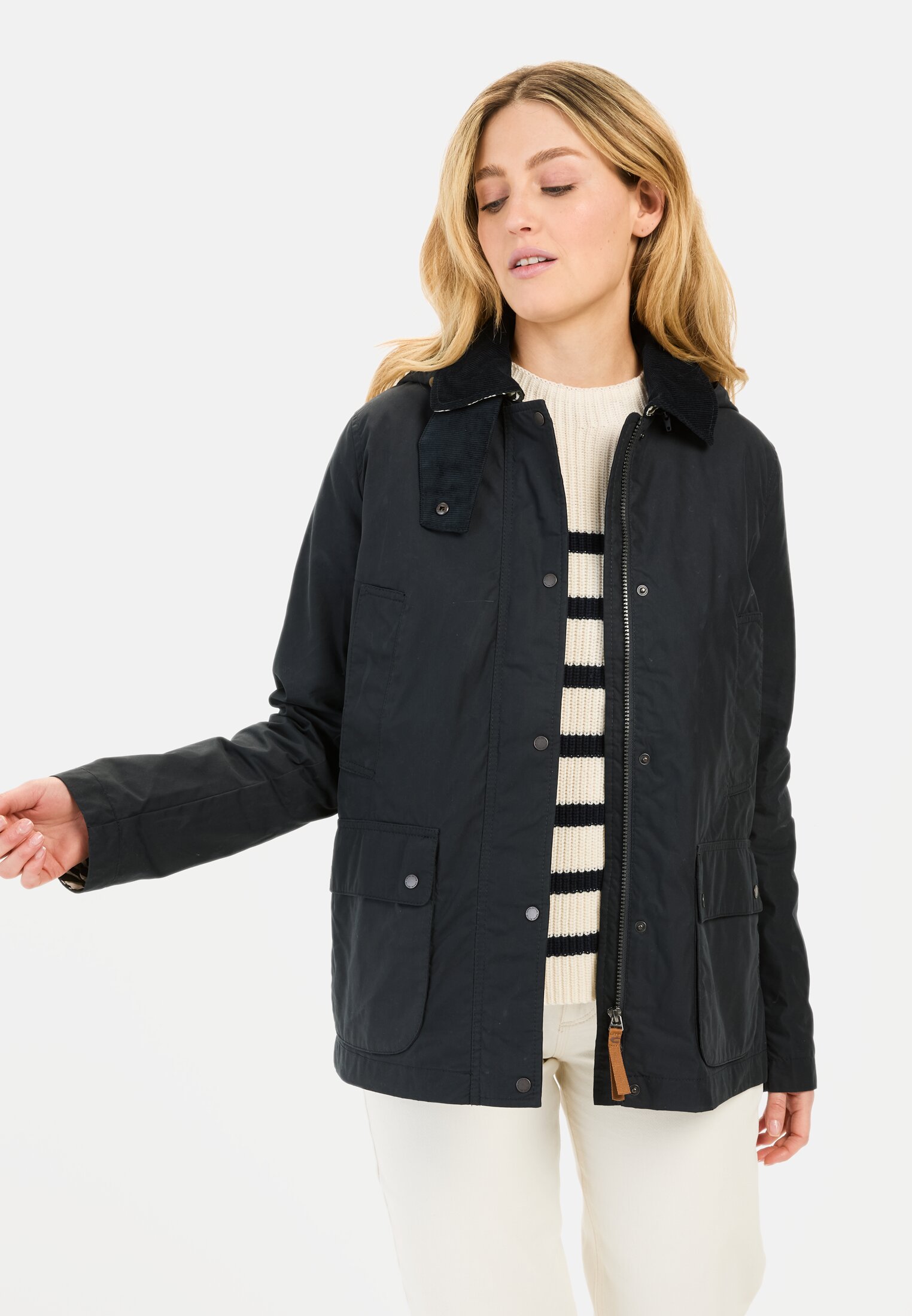 Damen Feldjacke mit Cordkragen Marineblau getragen vorn