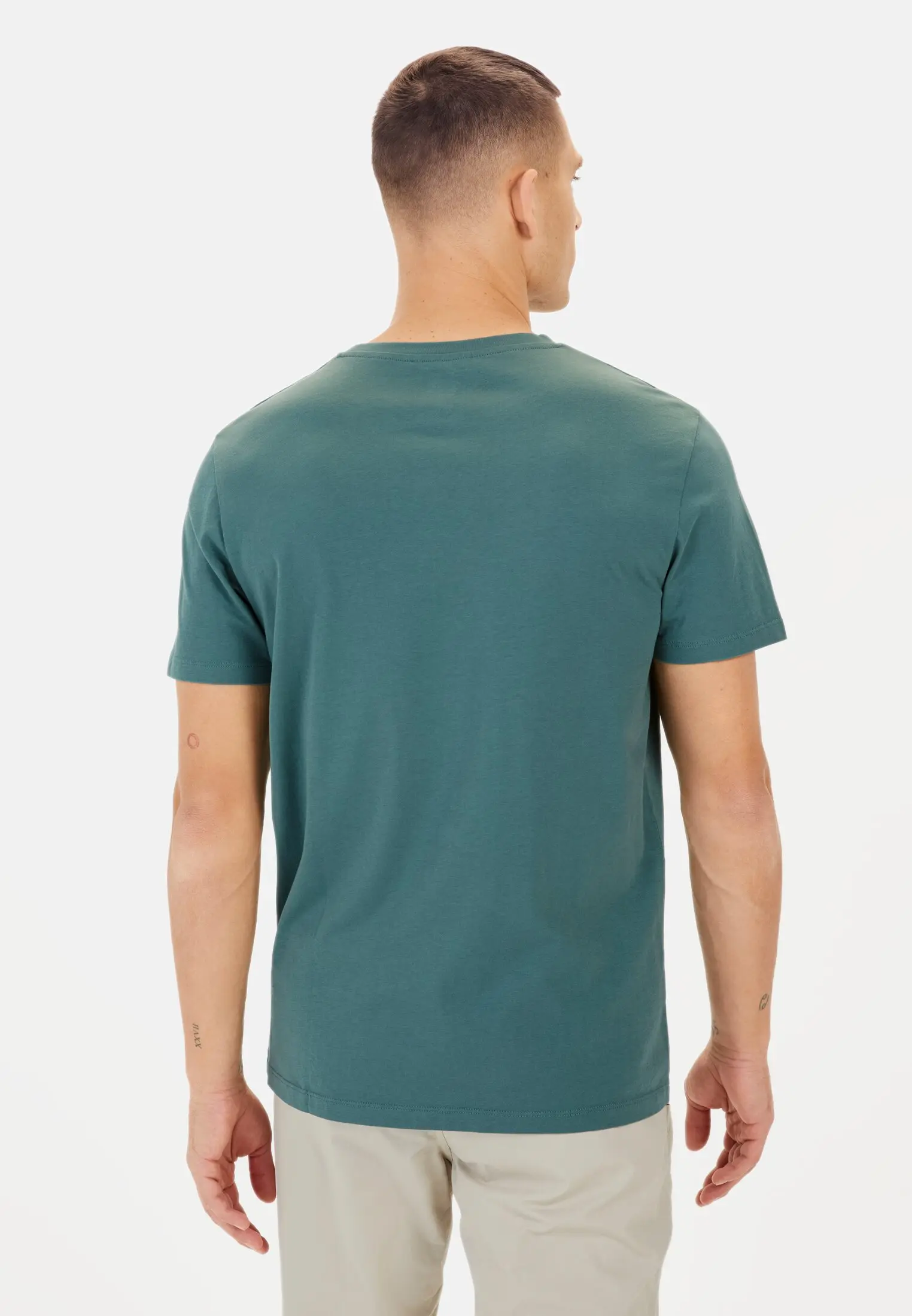 Herren Basic T-Shirt aus reiner Baumwolle Dunkelgrün getragen hinten