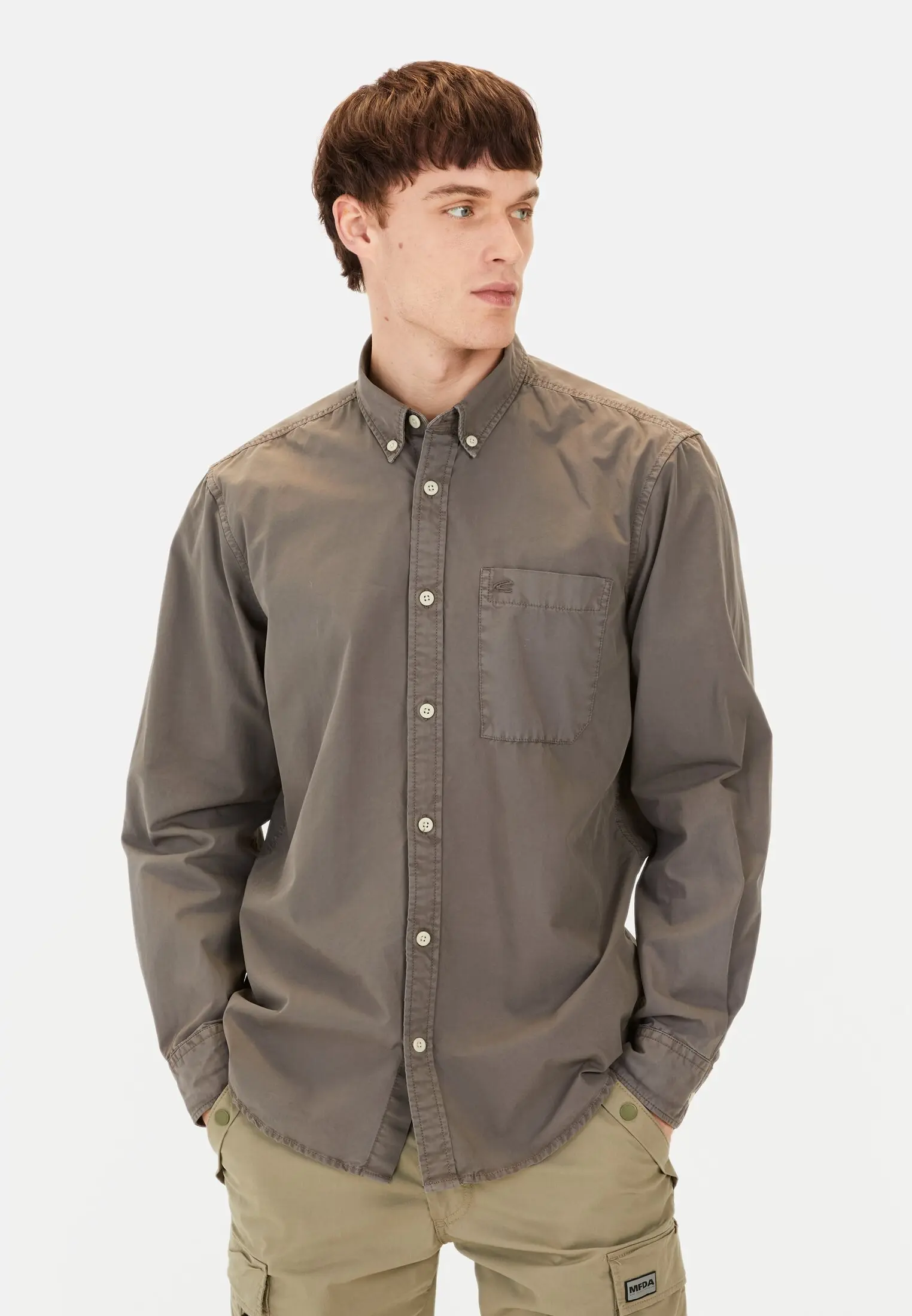 Men Cotton shirt with chest pocket Grey worn front