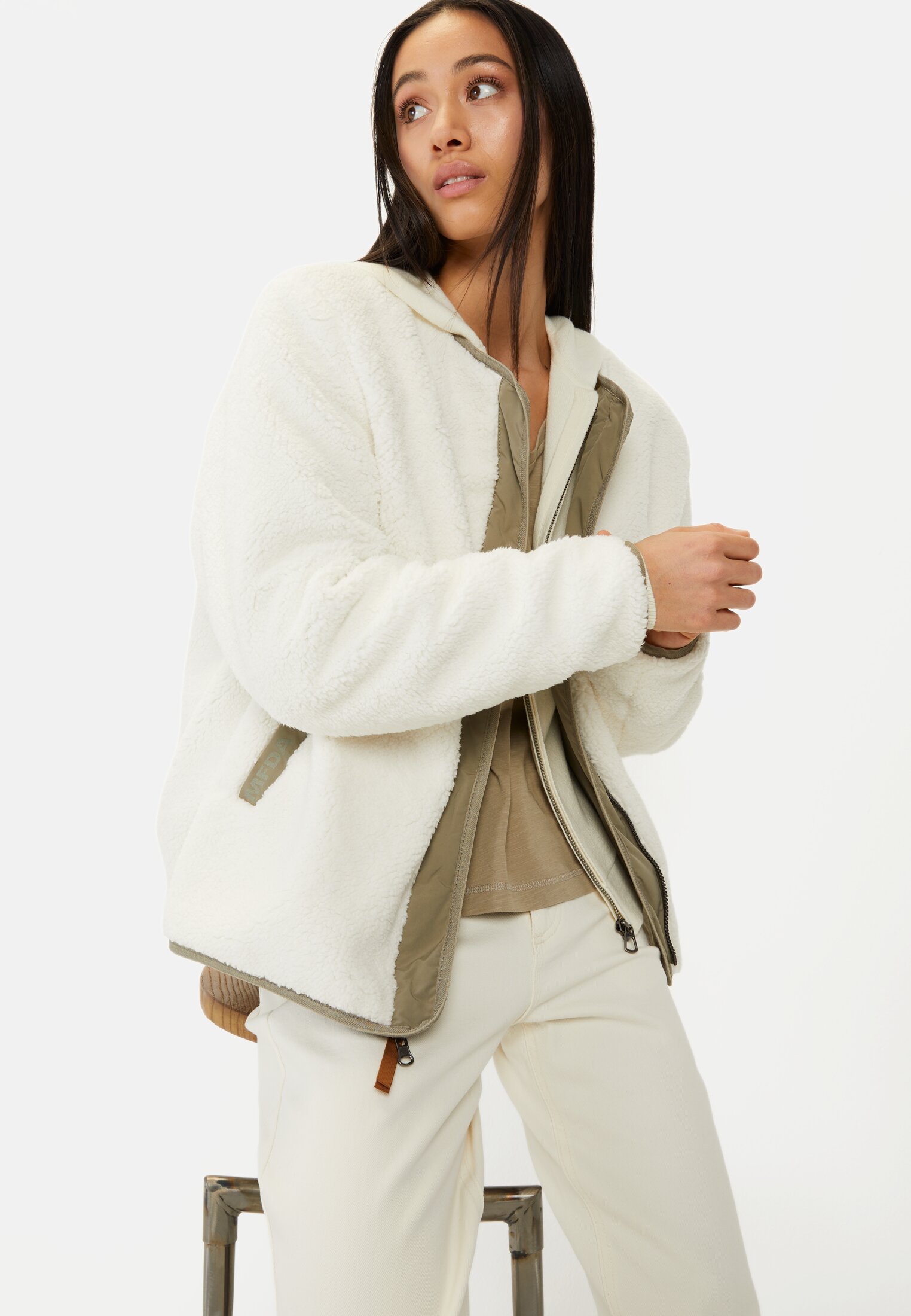 Women Reversible jacket made from recycled polyester Sage Green worn emotional