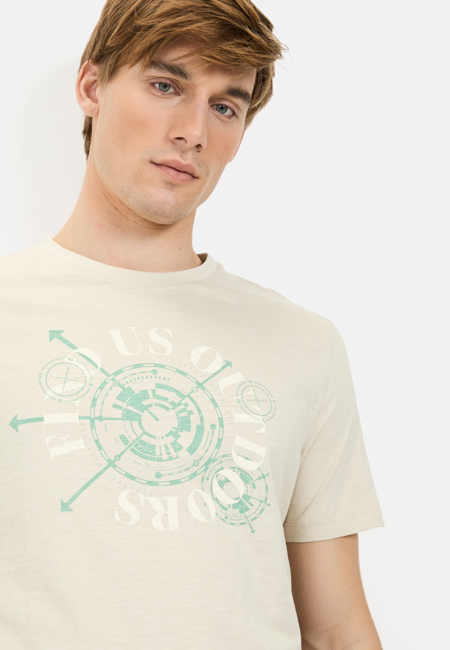 Men T-shirt with print made from organic cotton Beige worn detail close