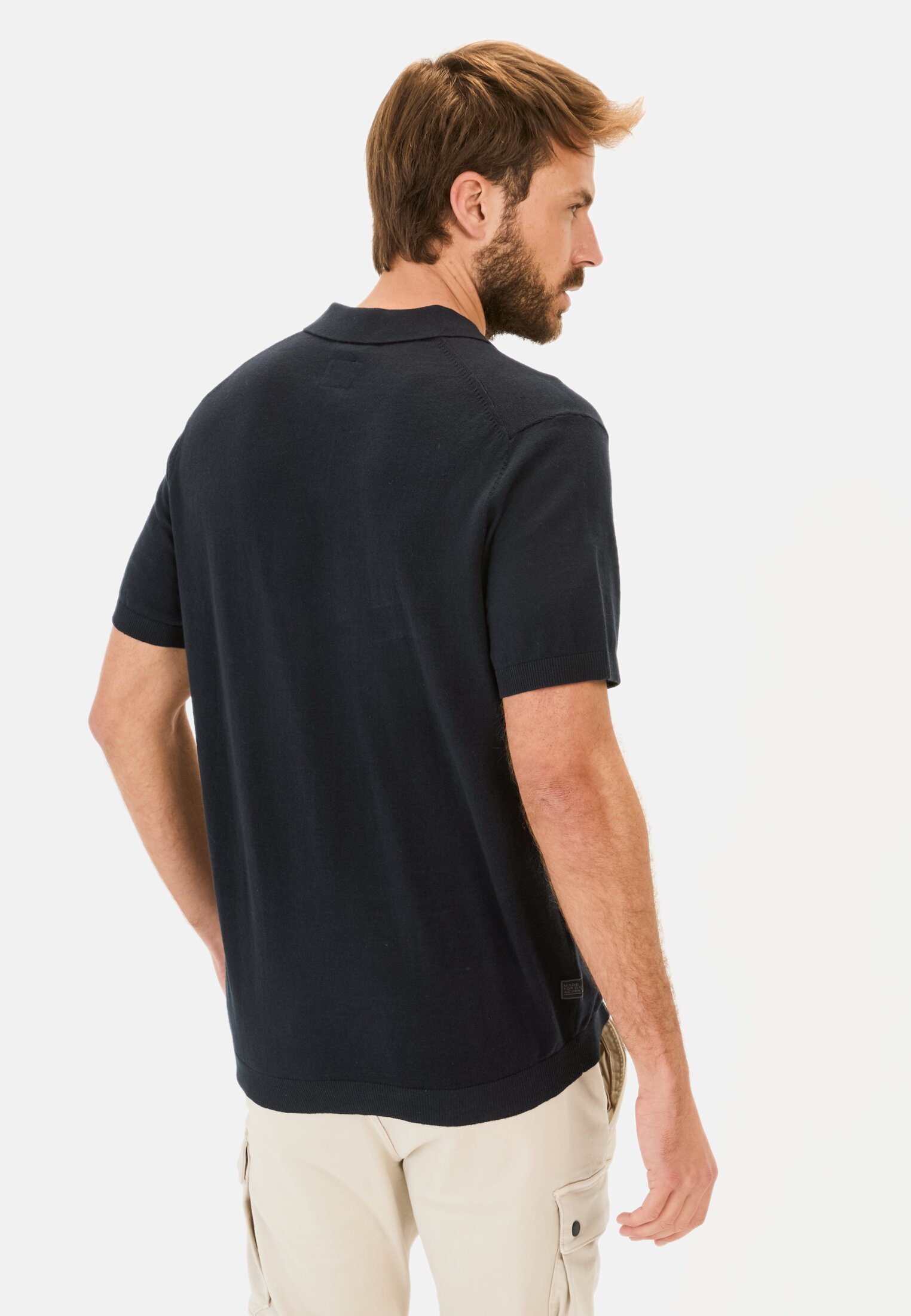 Men Knit polo shirt made from a cotton-linen blend Dark Blue worn back