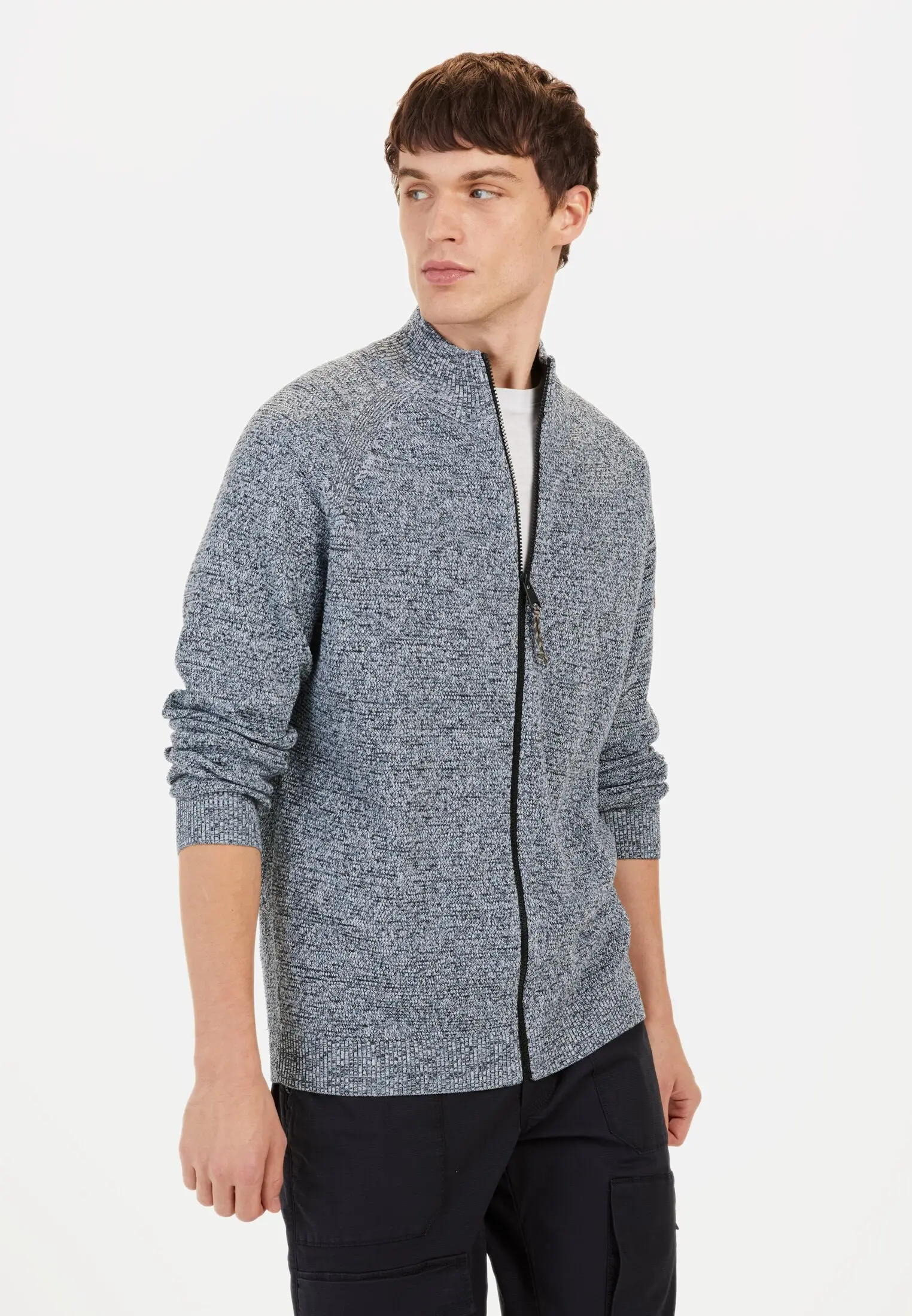 Herren Strickjacke aus Baumwolle Blau getragen vorn