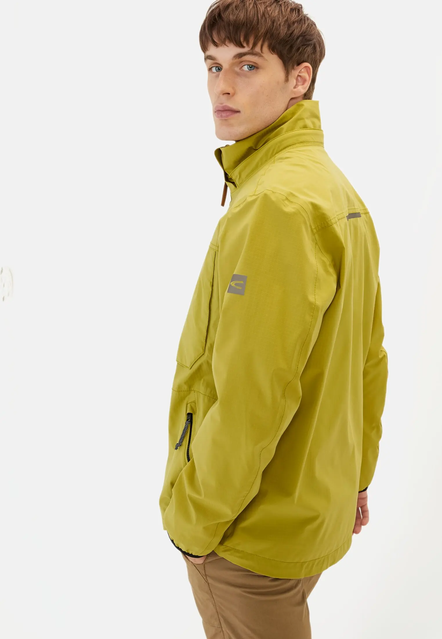 Heren TeXXXactive® Windbreaker met afneembare kap Moss gedragen emotional 