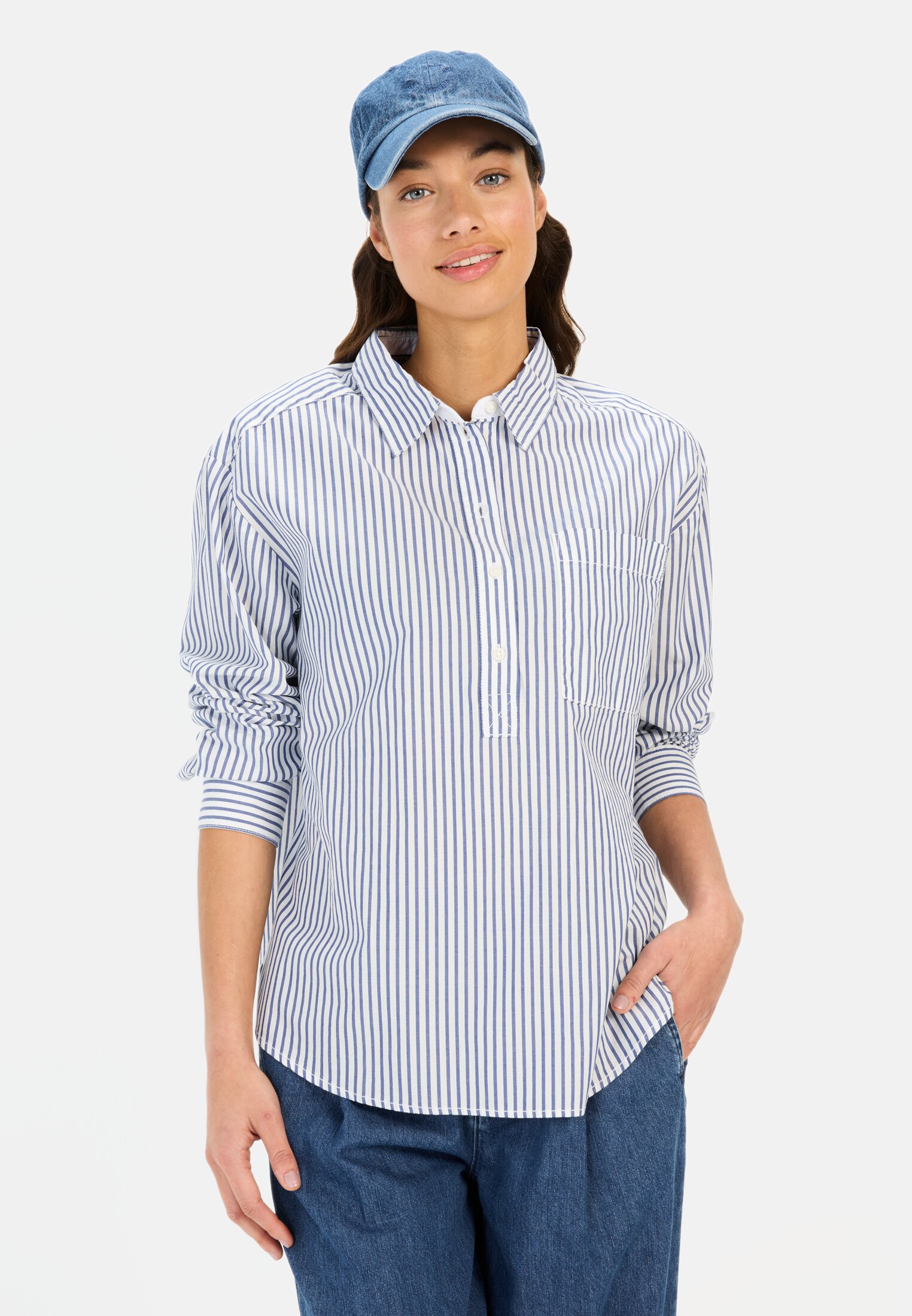 Women Striped blouse made of cotton Light Blue worn front