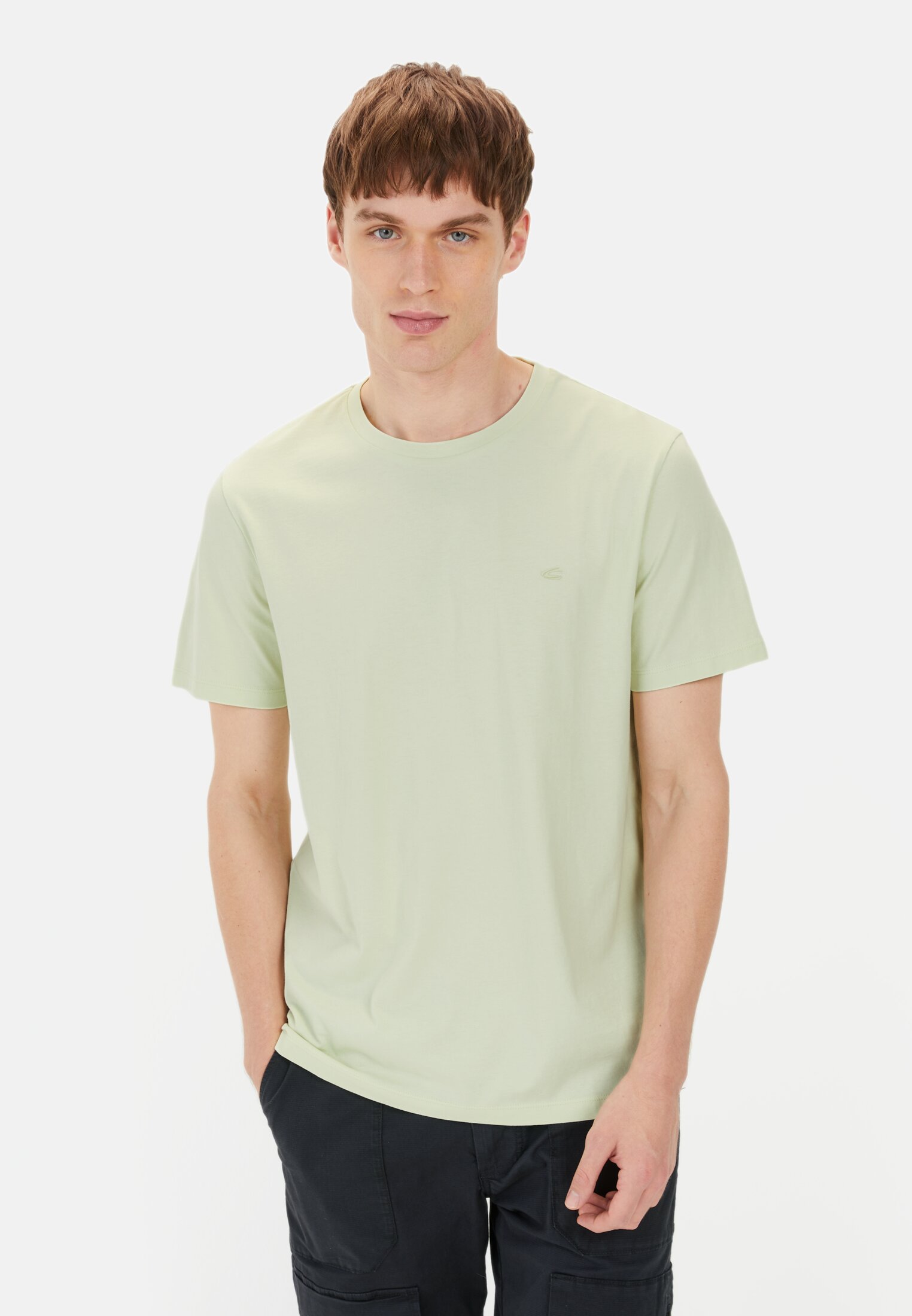 Men Basic T-shirt made of pure cotton Green worn front