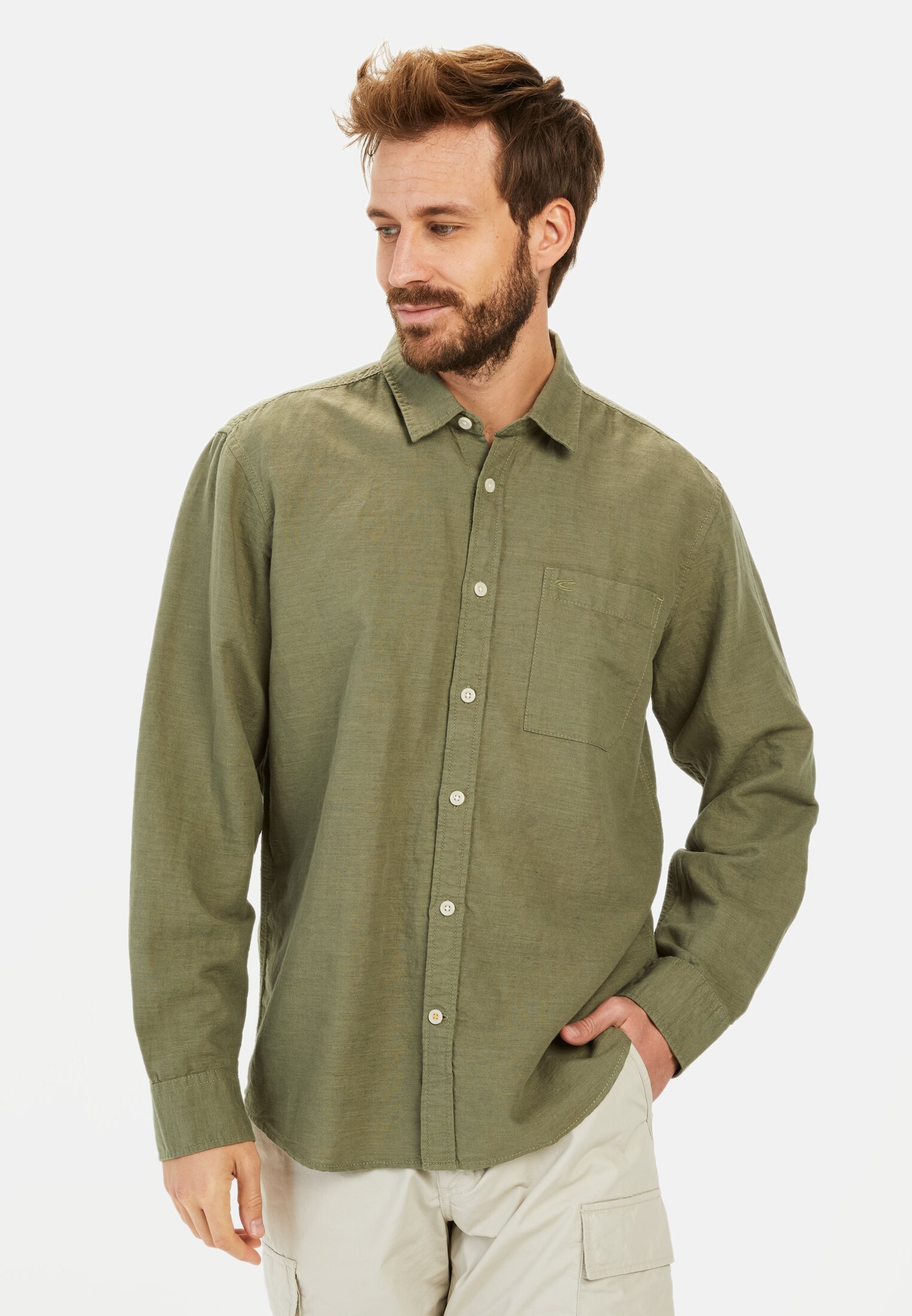 Men Long-sleeve linen shirt with soft wash finish Dark Green worn front