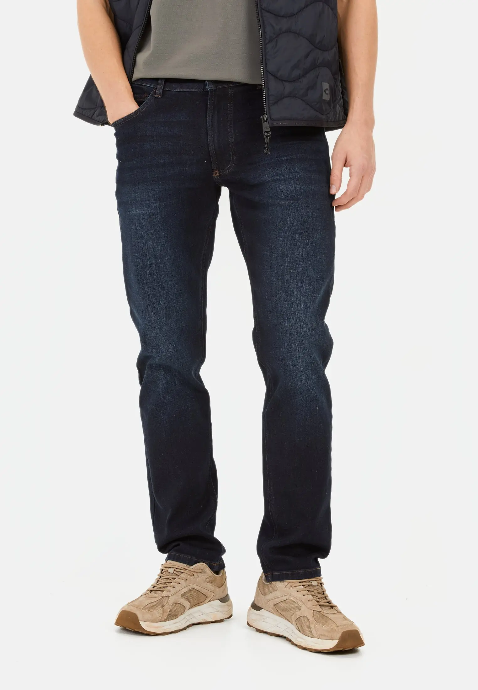 Heren 5-pocket denim regular fit Donker blauw gedragen voor