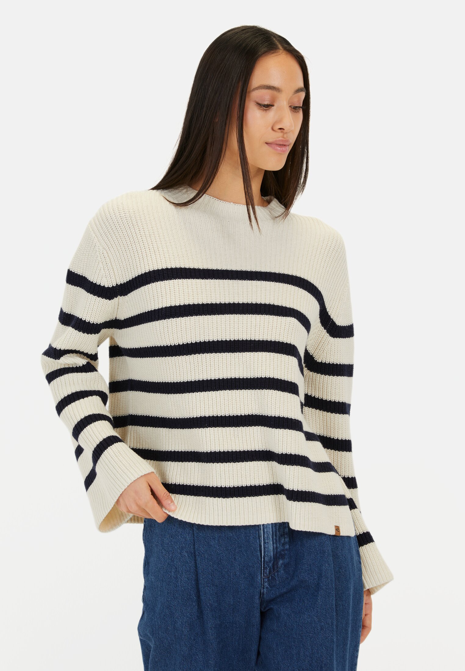 Women Knitted sweater made from a cotton mix White-blue worn front