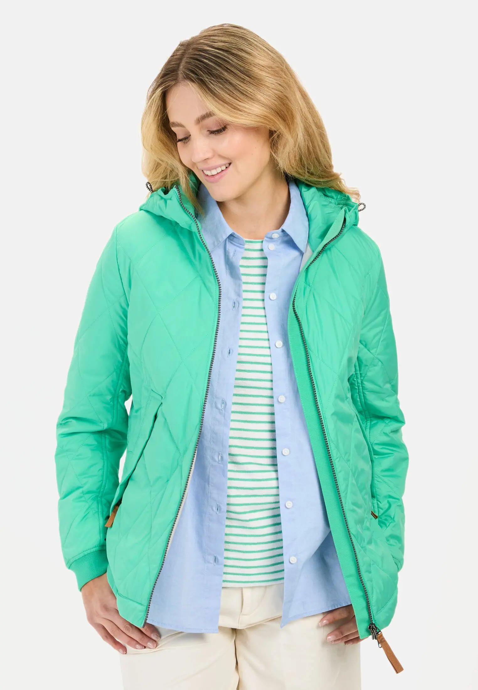 Women Jacket with diamond quilting Peppermint worn front