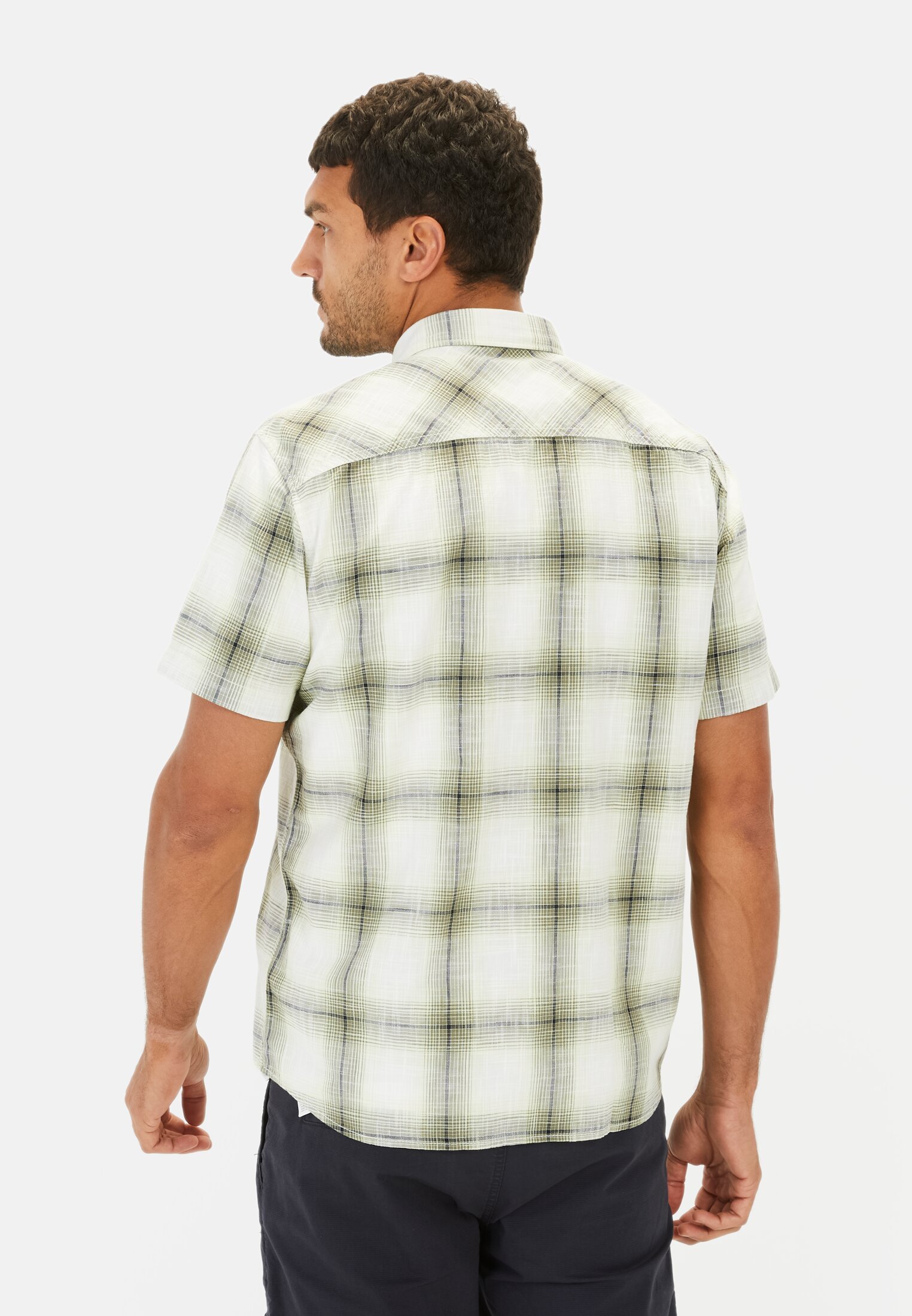 Men Checked short-sleeve shirt made of pure cotton Pale Mint worn back