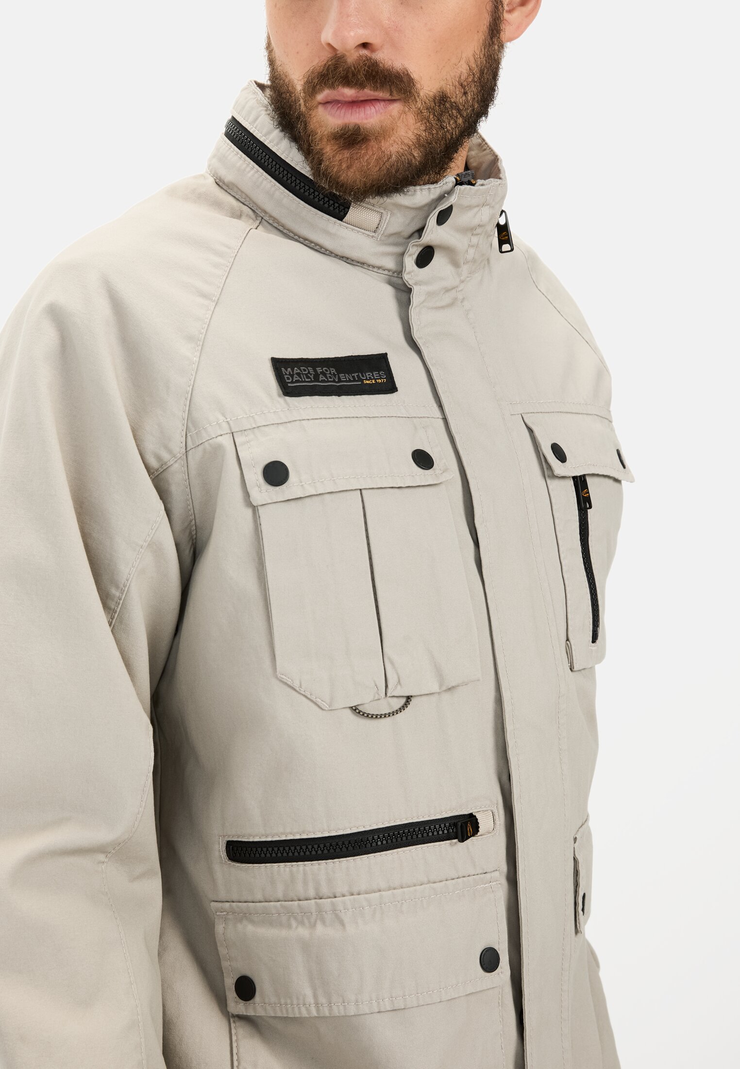 Men Field jacket made of pure cotton Ecru worn detail close