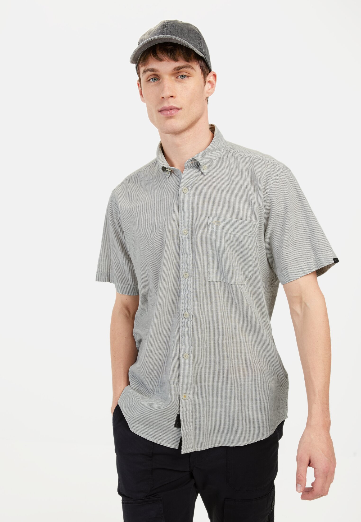 Men Short-sleeved shirt with a textured pattern Grey worn front