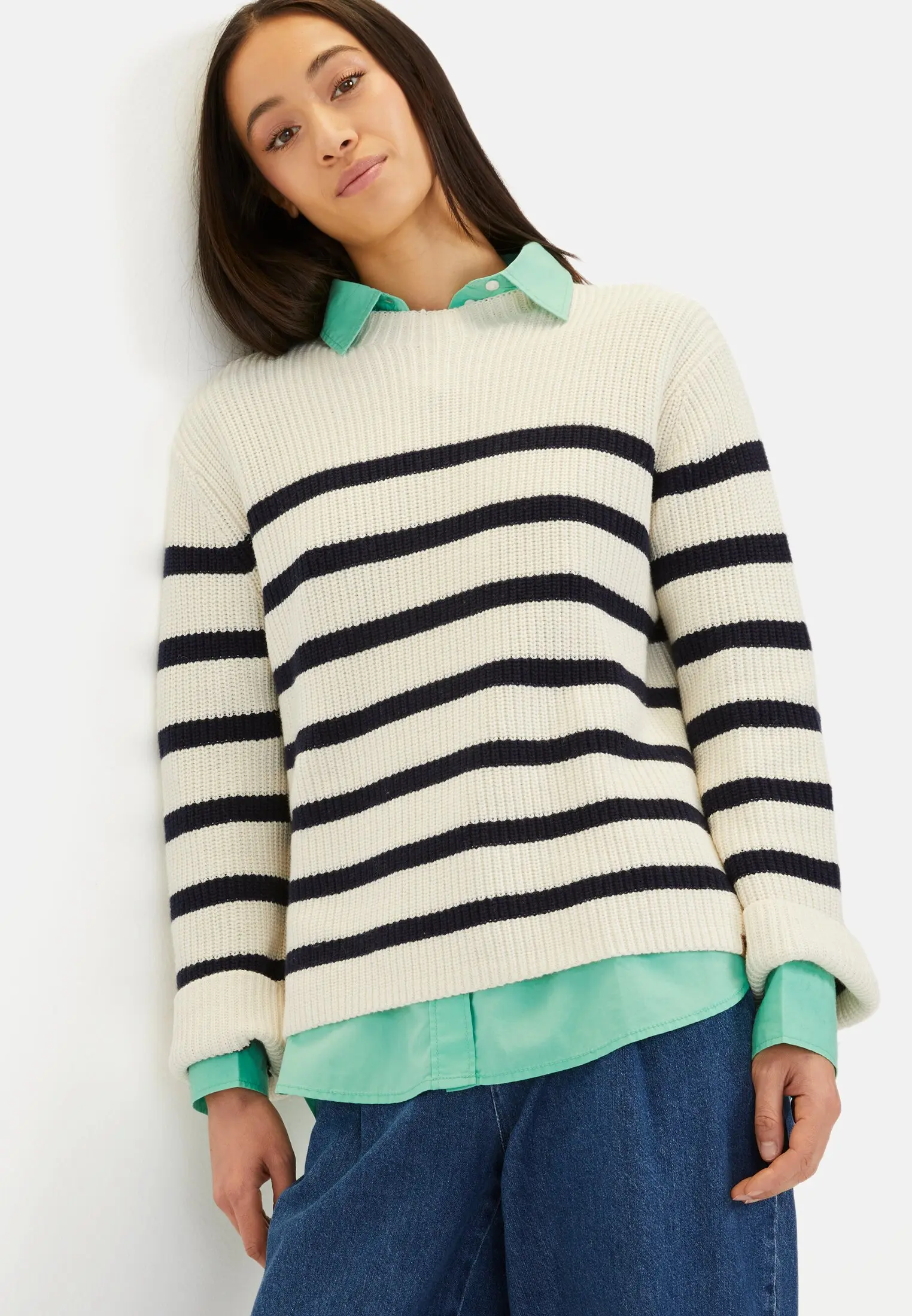 Women Knitted sweater made from a cotton mix White-blue worn emotional