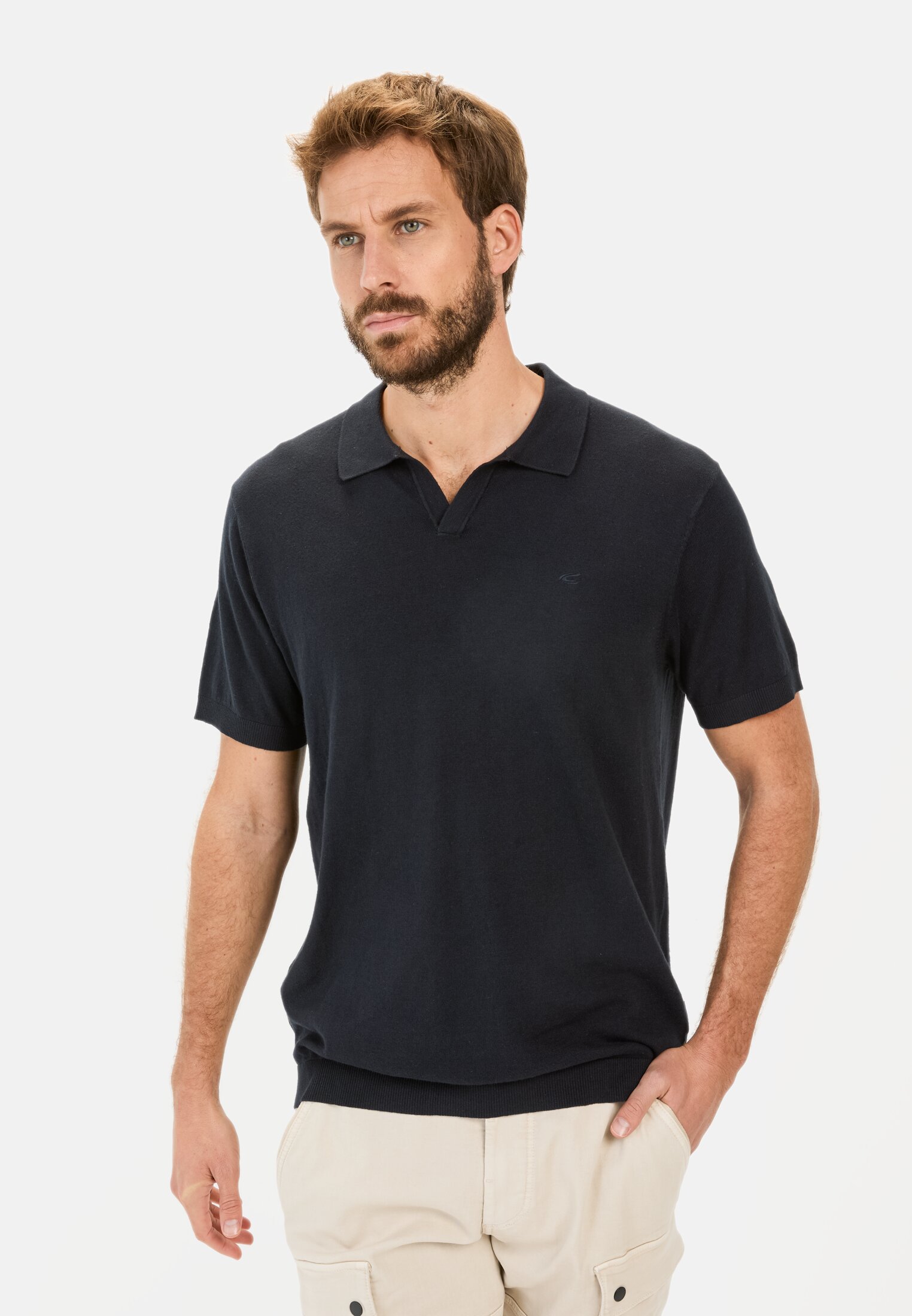 Men Knit polo shirt made from a cotton-linen blend Dark Blue worn front