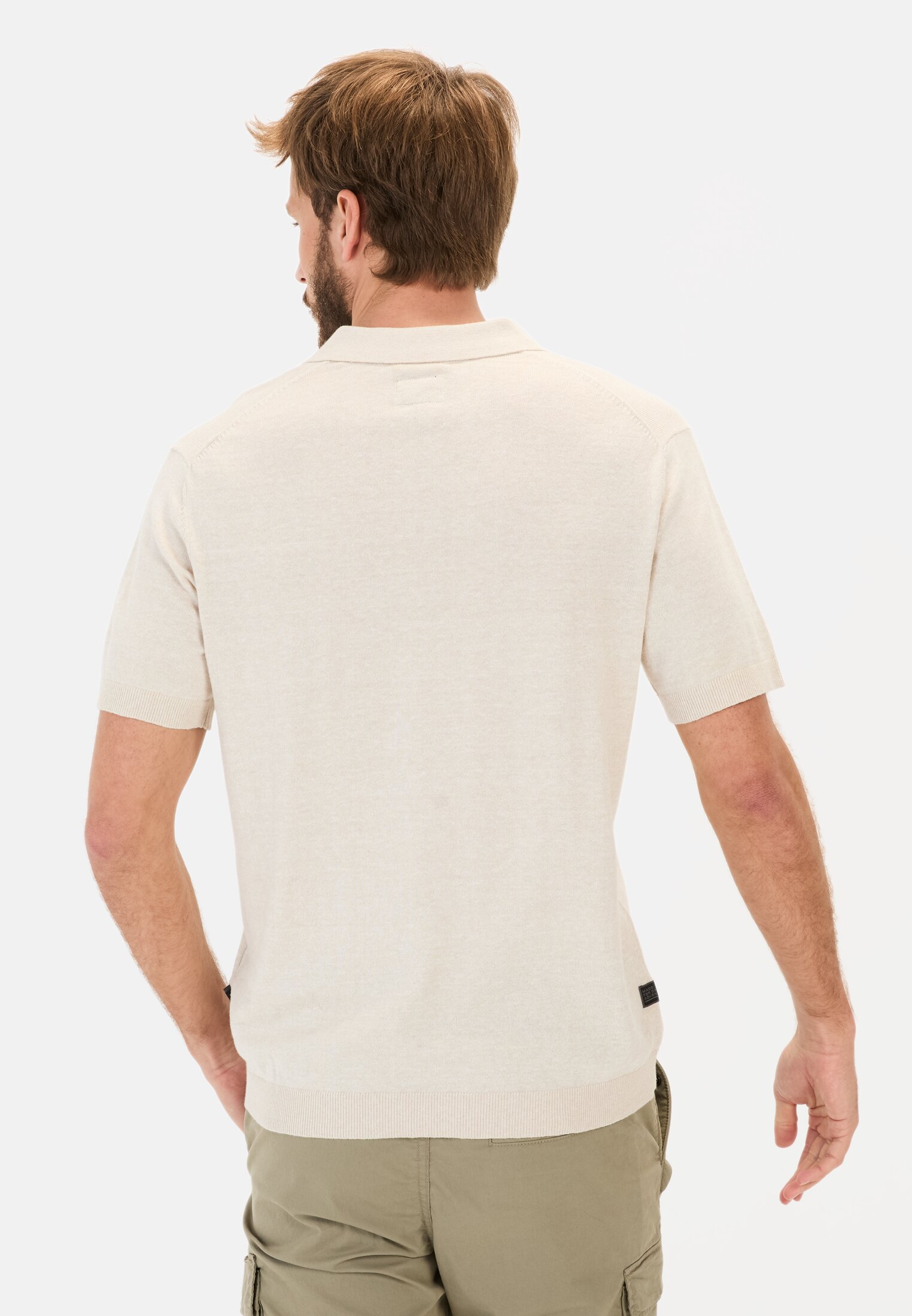 Men Knit polo shirt made from a cotton-linen blend Beige worn back