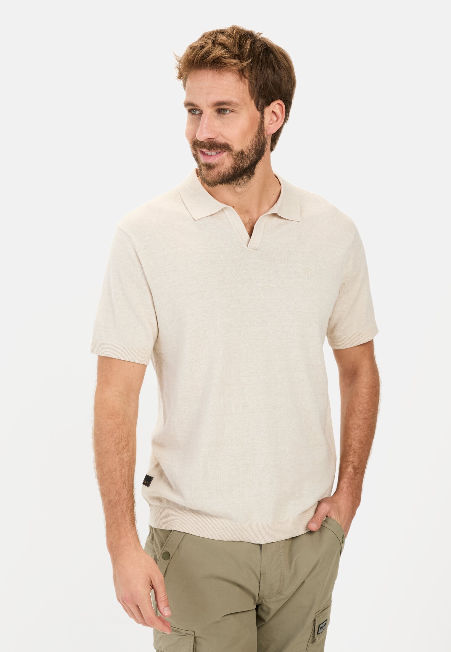 Men Knit polo shirt made from a cotton-linen blend Beige worn front