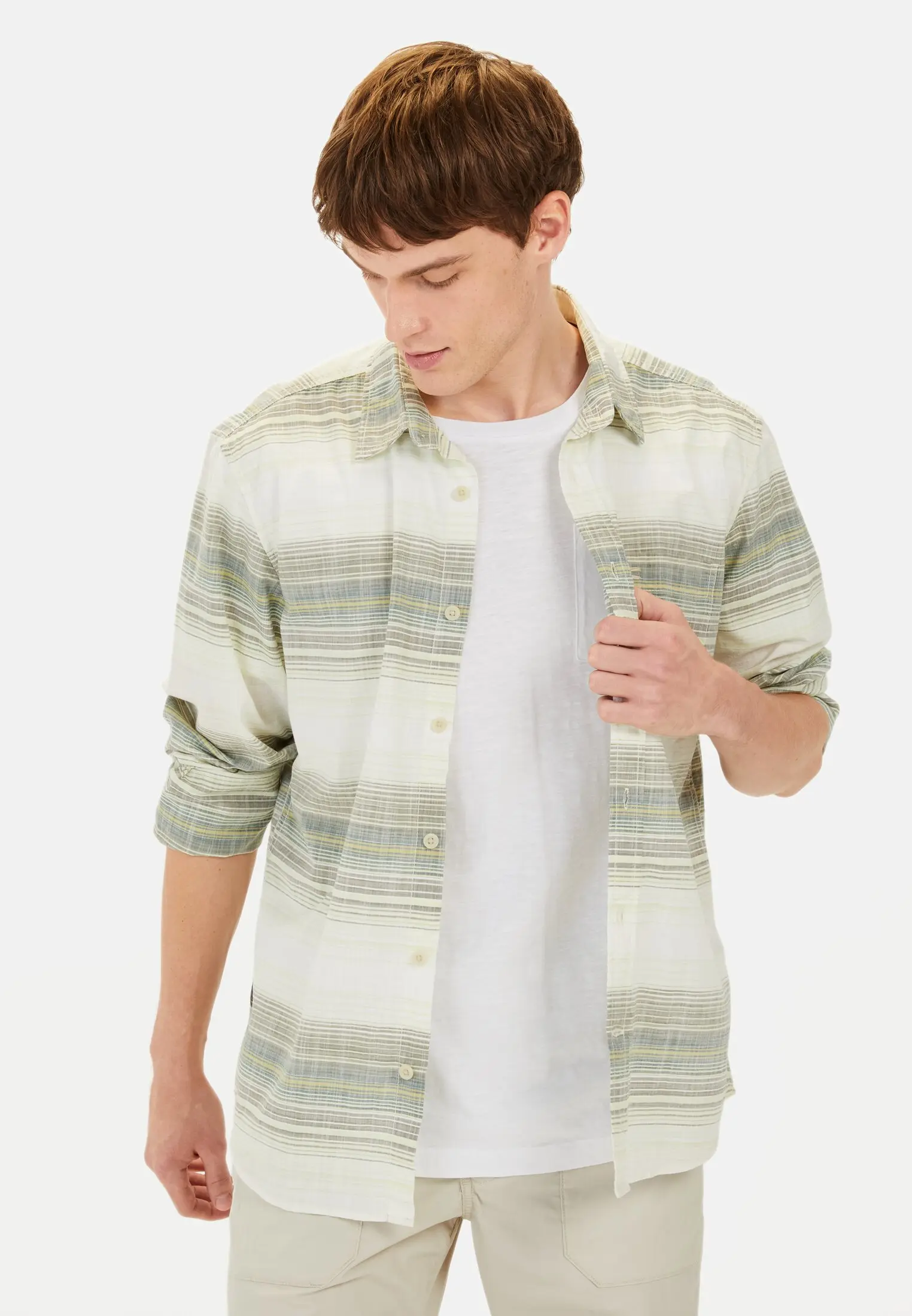 Men Striped shirt made of pure cotton Green worn front