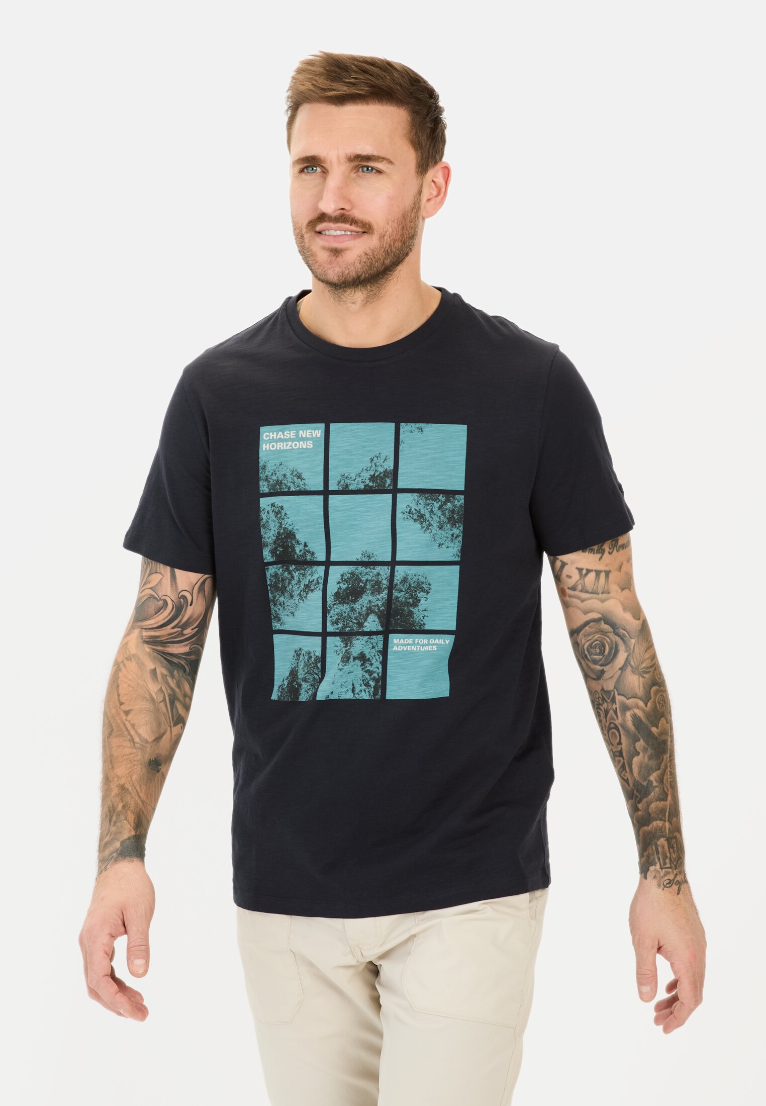 Men T-shirt with print made from organic cotton Dark Blue worn front