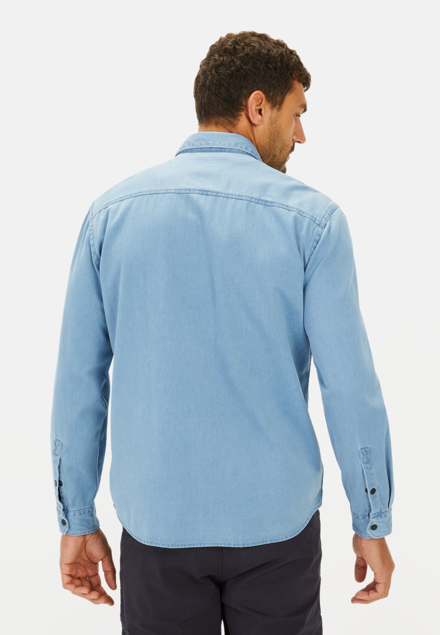 Men Shirt made from a cotton blend Blue worn back