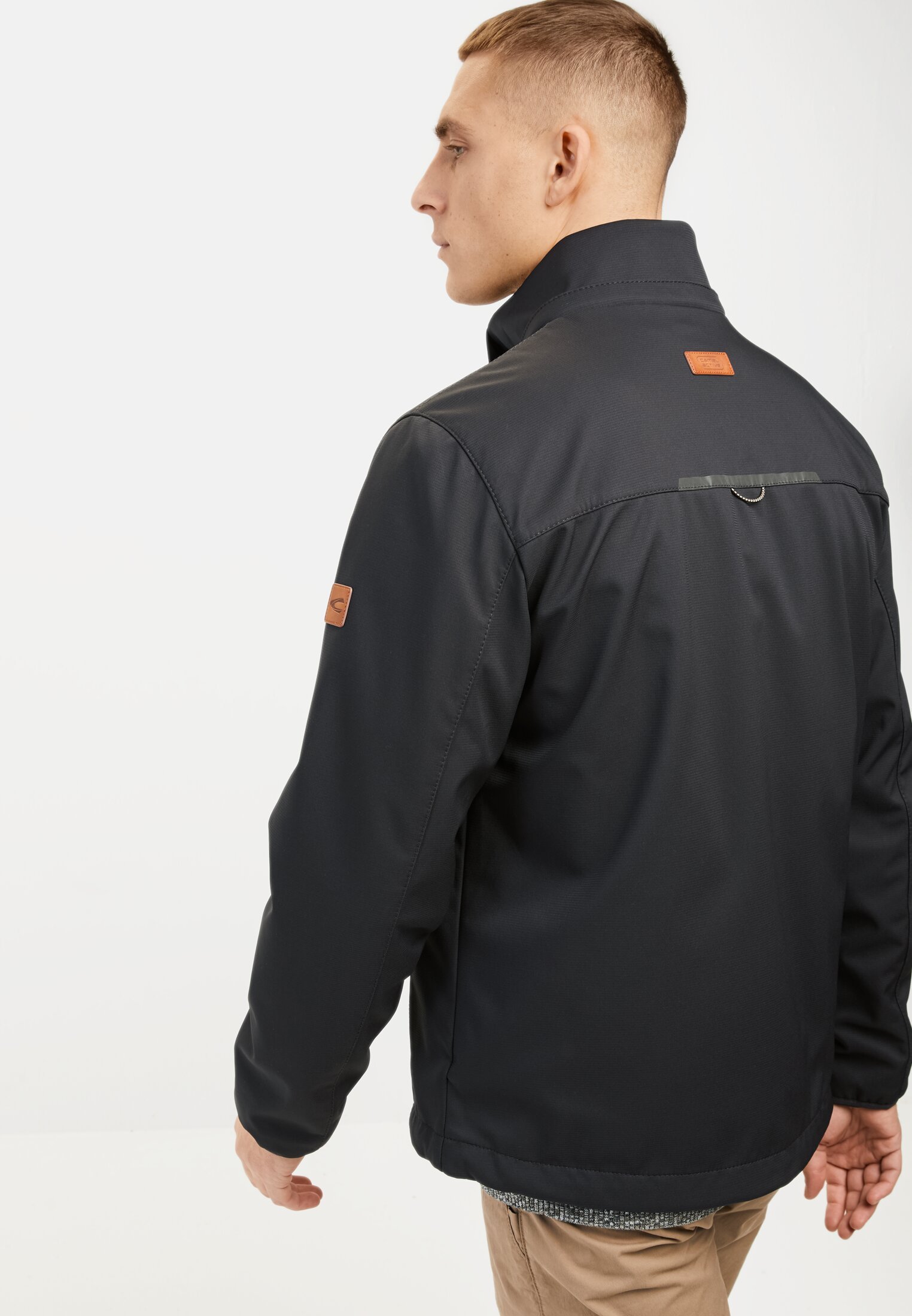 Men Softshell jacket made from recycled polyester Black worn emotional