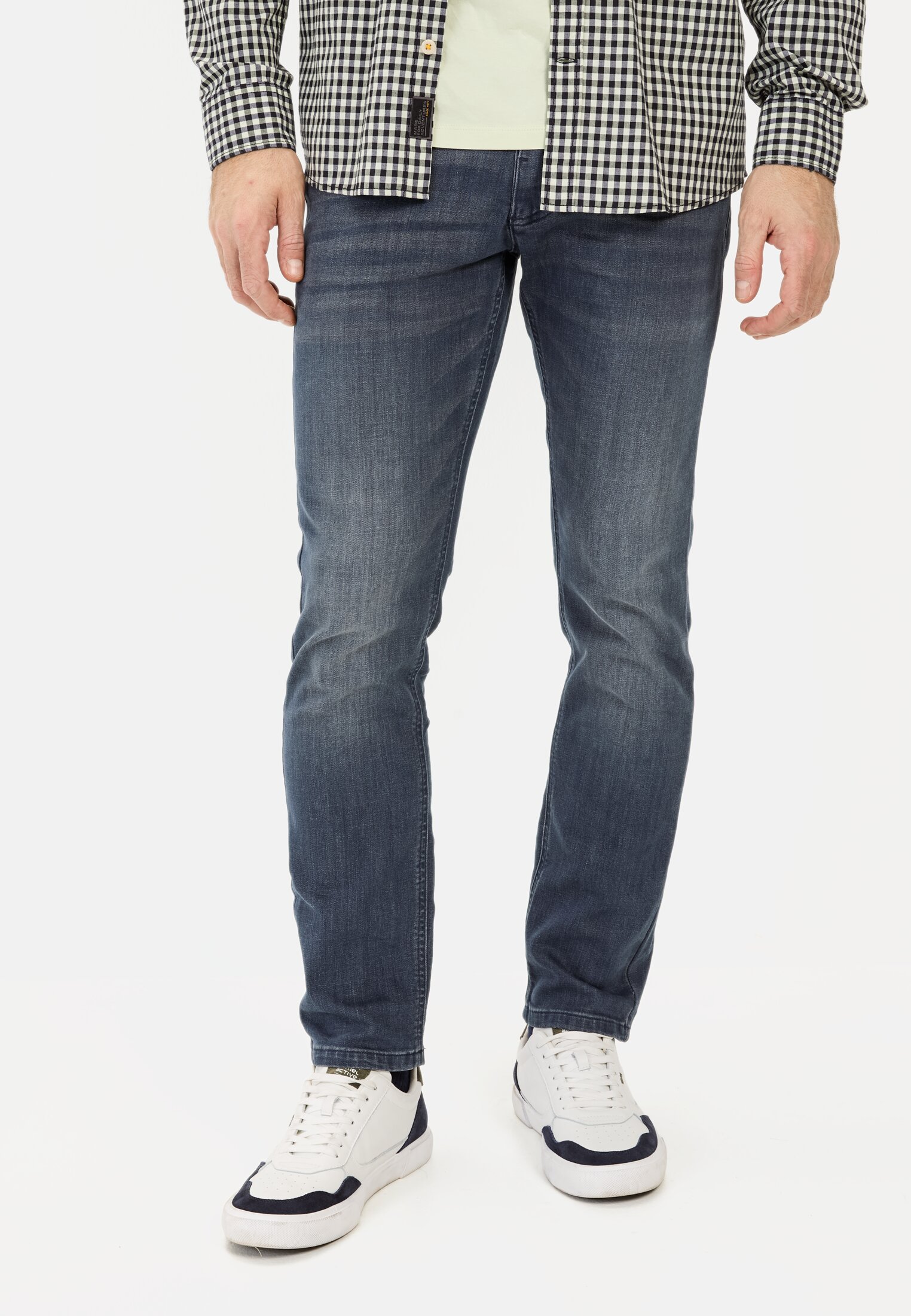 Men fleXXXactive® 5-Pocket slim Ffit denim Blue worn front