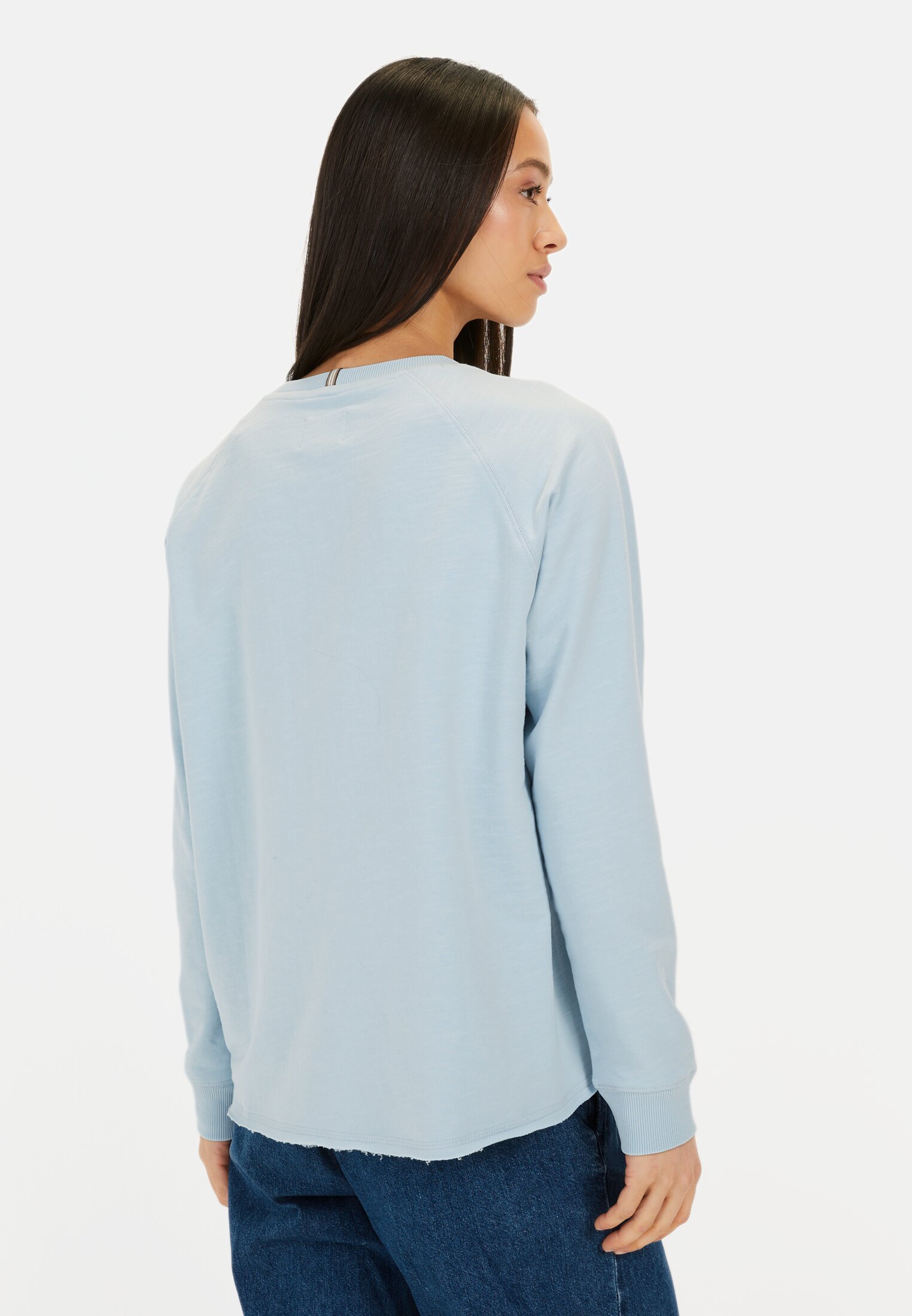 Damen Langarmshirt aus reiner Baumwolle Hellblau getragen hinten