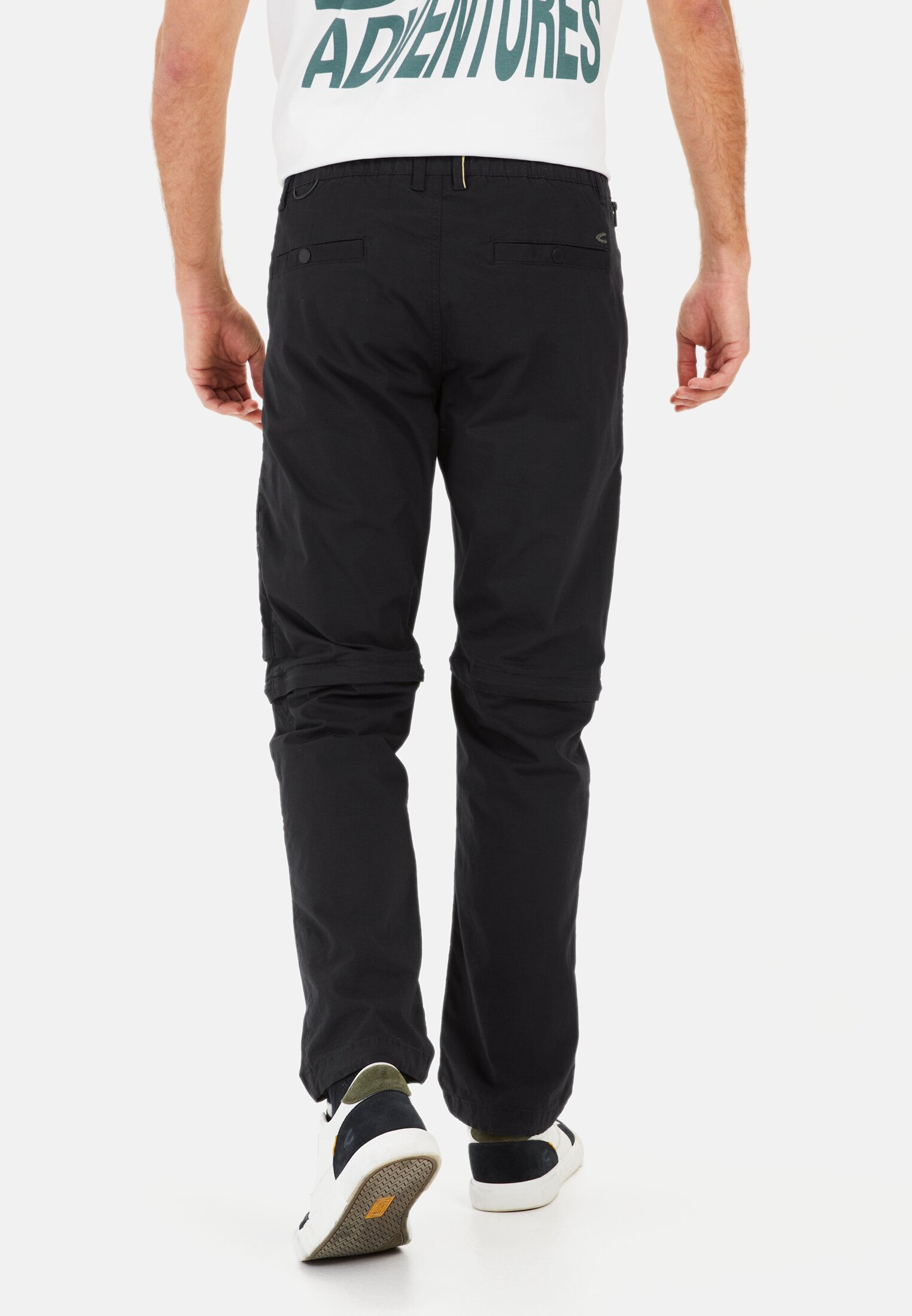 Herren Zip-Off Cargohose im Relaxed Fit Dunkelblau getragen hinten