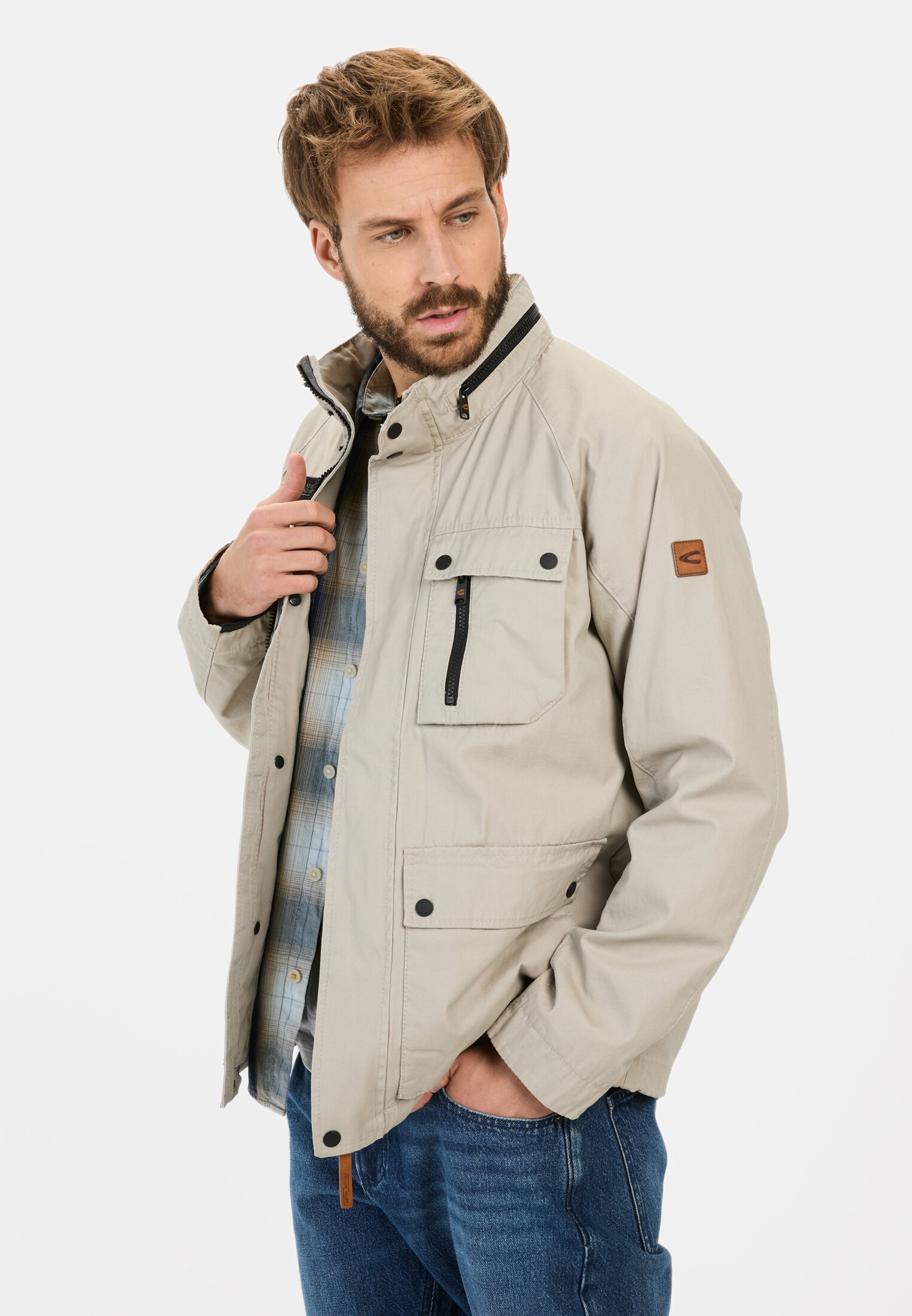 Men Field jacket made of pure cotton Ecru worn front