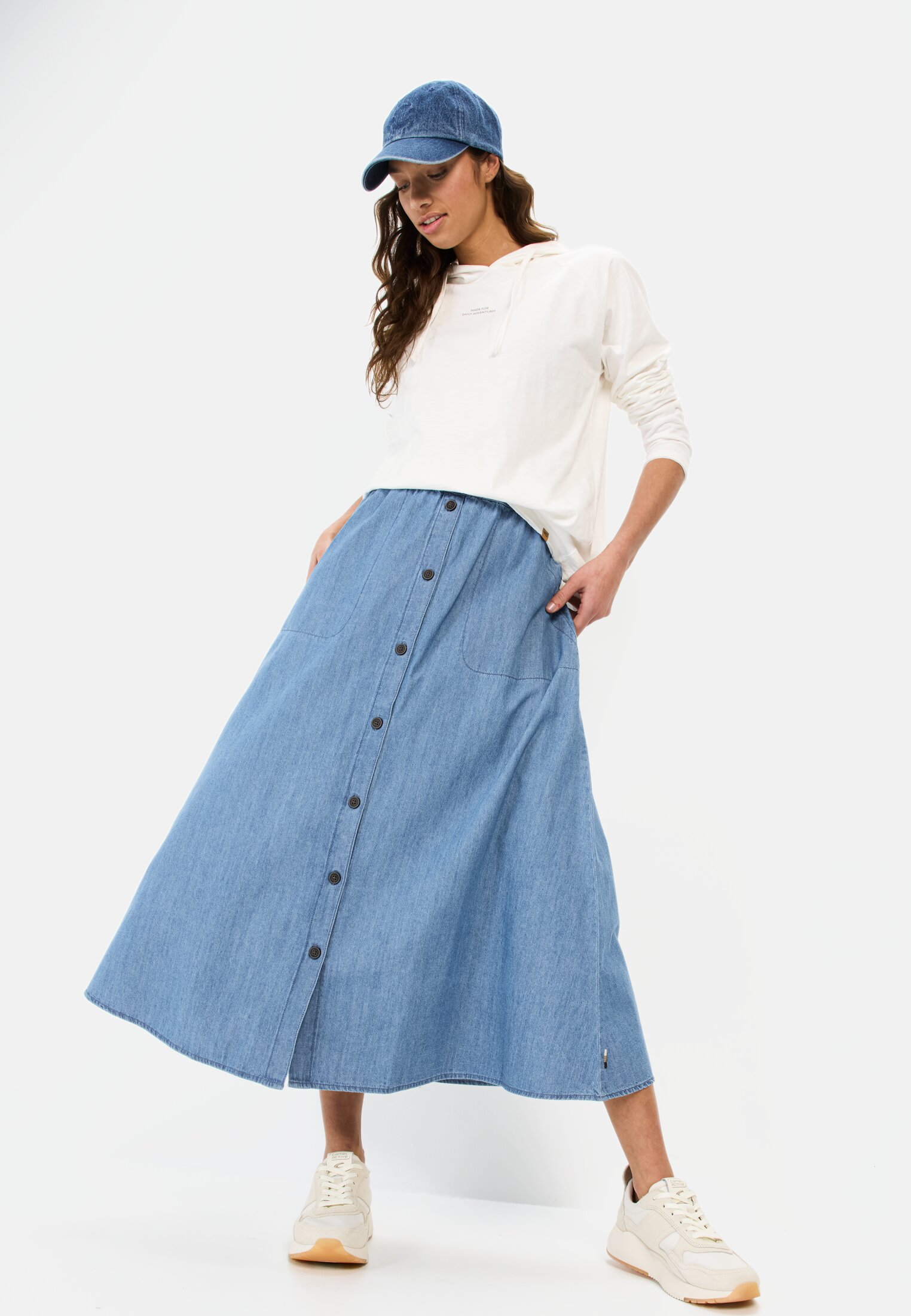 Women Long denim skirt with elastic waistband Denim worn emotional